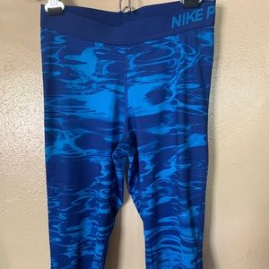 Women’s Nike Pro Capri leggings